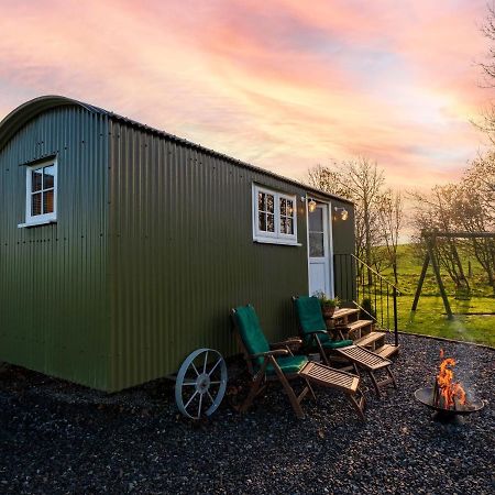 Villa The Pleasant Hut At Mountpleasant Farm Ulverston Exterior foto