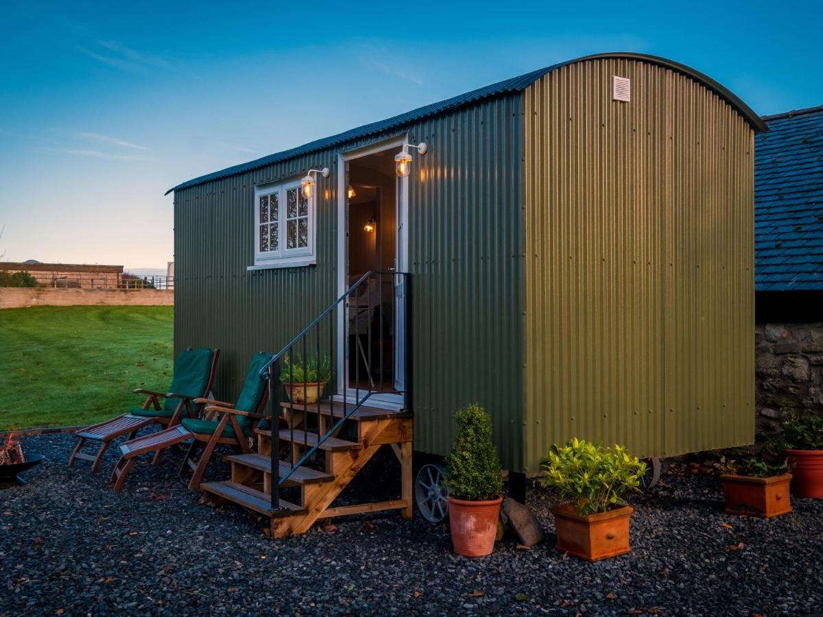 Villa The Pleasant Hut At Mountpleasant Farm Ulverston Exterior foto